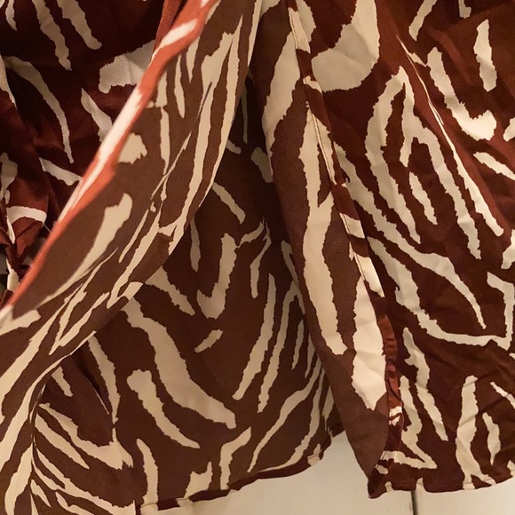 FASHION NOVA  LADIES DRESS - Picture 7 of 16